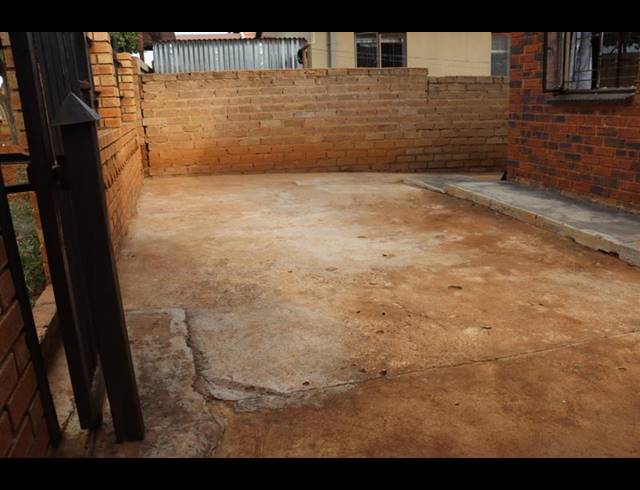 2 BEDROOM HOUSE FOR SALE IN SOSHANGUVE UU